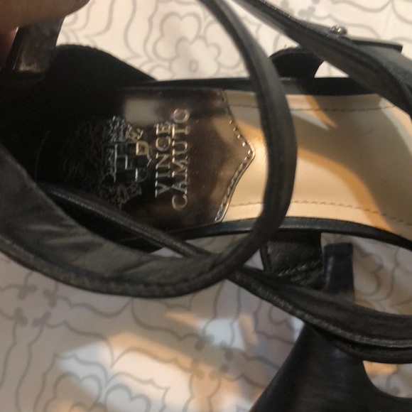 10 m Vince camuto heels - Picture 3 of 4